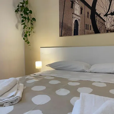 Pensionat Downtown - In Centro Ferrara